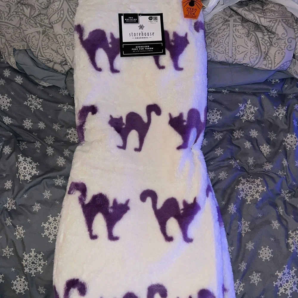 Storehouse Halloween purple Cats Faux Fur Throw Blanket